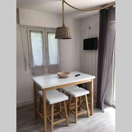 Appart T2 Raphael - Valescure 아파트 *